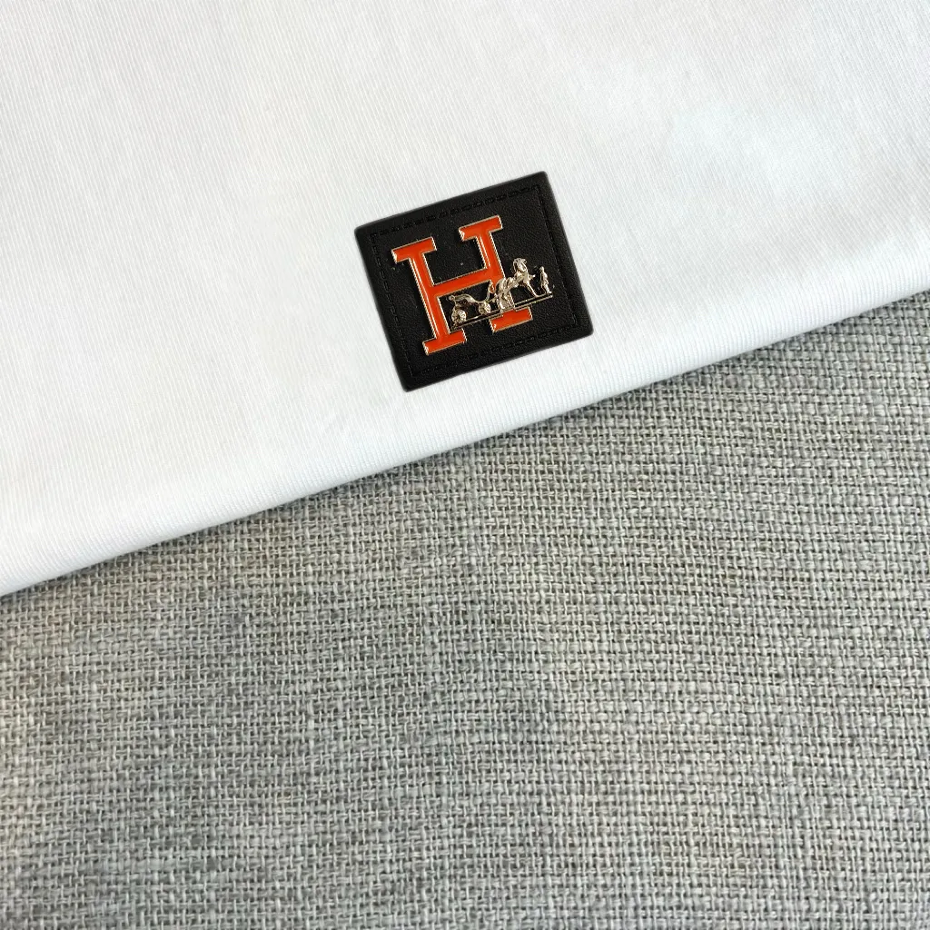 P85， 2026 Classic T ， ， ， ， ， 。 ， ， ， ， 。 ， ，Breathable ， 、 。 ， ， ， 。 T ， —— ， 。2026 ， ， 。S- XXL（ 173，140 M ）